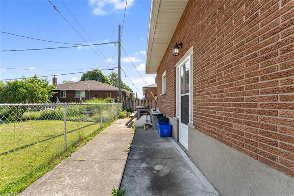 160 Elgin Street, Thorold, ON - Outdoor With Exterior