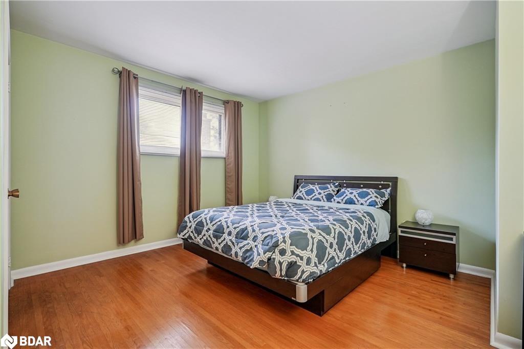 57 East 36Th Street, Hamilton, ON - Indoor Photo Showing Bedroom