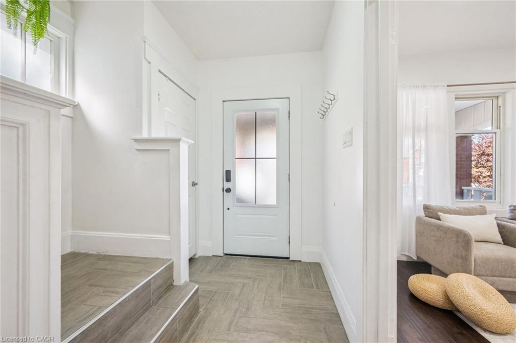 405 Wellington Street N, Kitchener, ON - Indoor Photo Showing Other Room