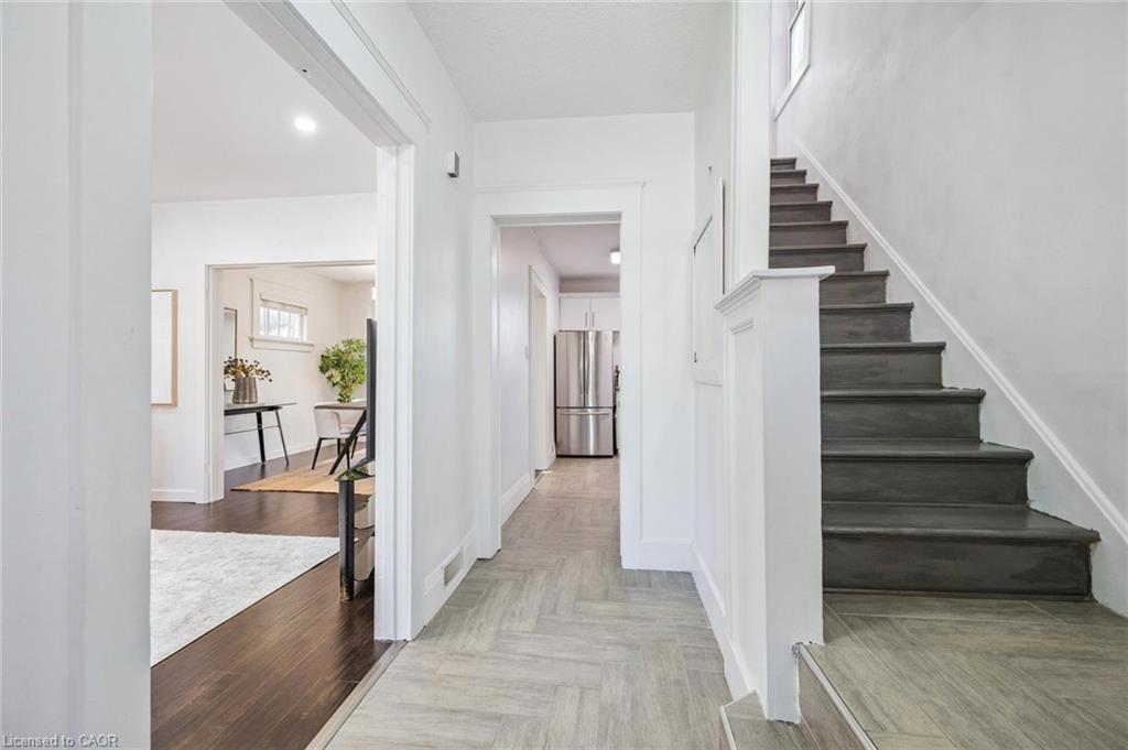 405 Wellington Street N, Kitchener, ON - Indoor Photo Showing Other Room