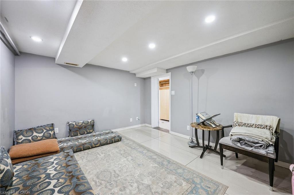 405 Wellington Street N, Kitchener, ON - Indoor Photo Showing Other Room