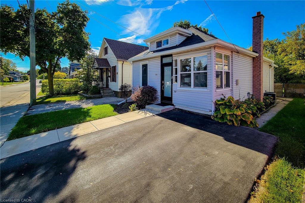 86 East 18Th Street, Hamilton, ON - Outdoor With Facade