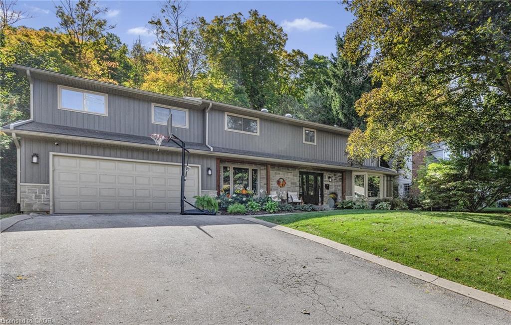 94 Dorchester Drive, Grimsby, ON - Outdoor With Facade