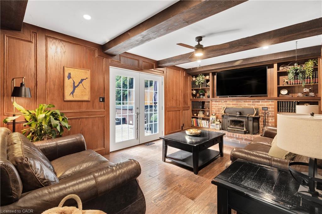 94 Dorchester Drive, Grimsby, ON - Indoor Photo Showing Living Room With Fireplace