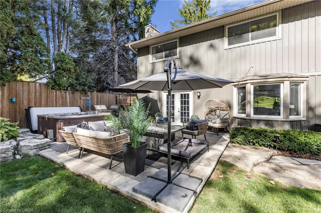 94 Dorchester Drive, Grimsby, ON - Outdoor With Deck Patio Veranda