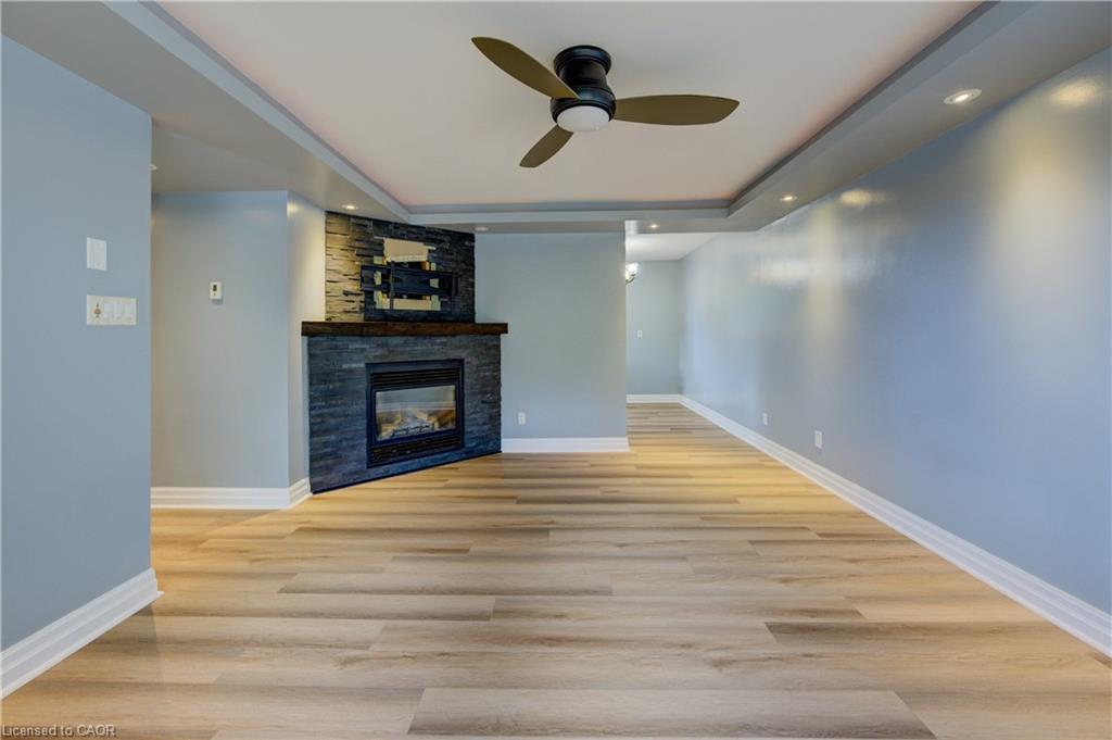 36 Lamb Court, Hamilton, ON - Indoor With Fireplace