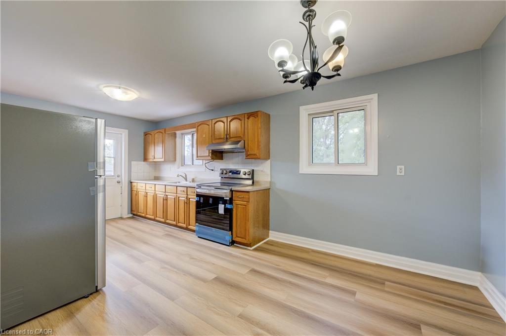36 Lamb Court, Hamilton, ON - Indoor Photo Showing Kitchen