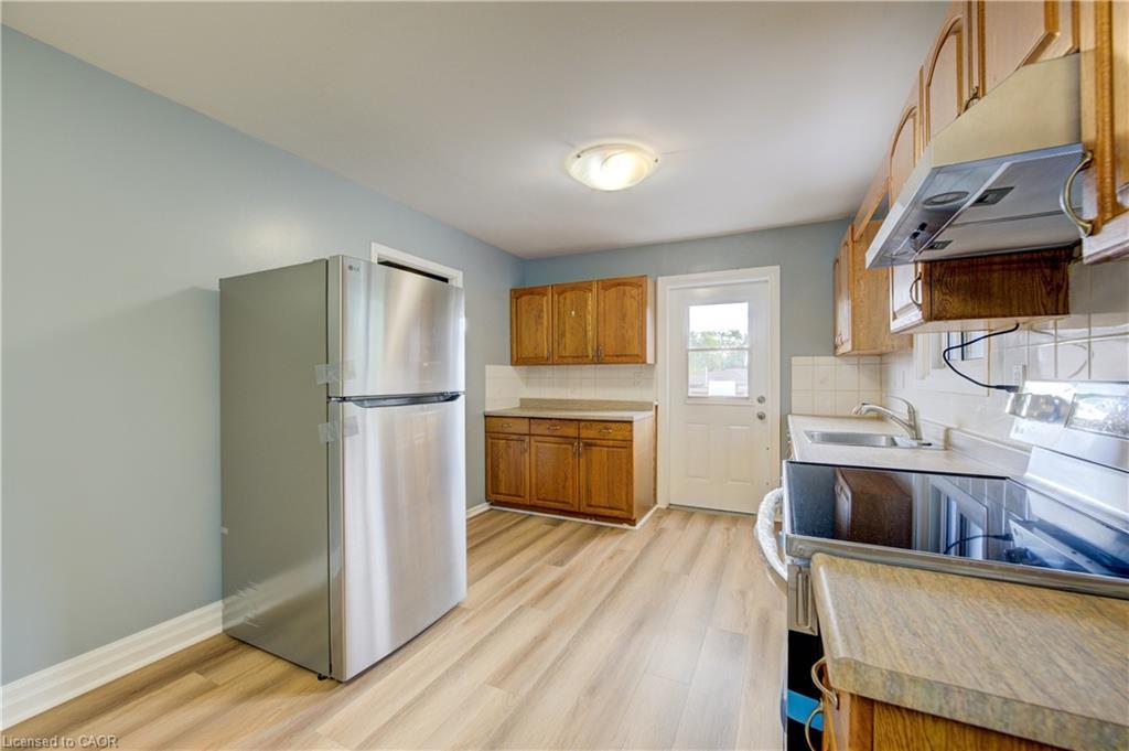 36 Lamb Court, Hamilton, ON - Indoor Photo Showing Kitchen