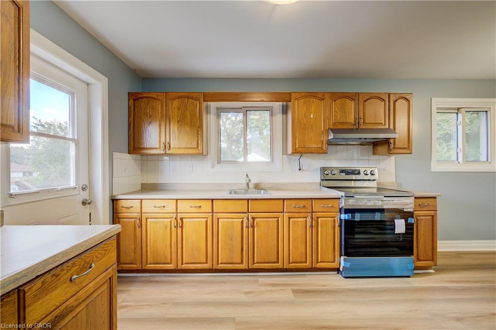 36 Lamb Court, Hamilton, ON - Indoor Photo Showing Kitchen
