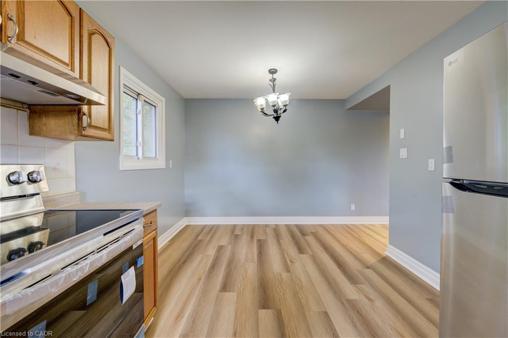 36 Lamb Court, Hamilton, ON - Indoor Photo Showing Kitchen