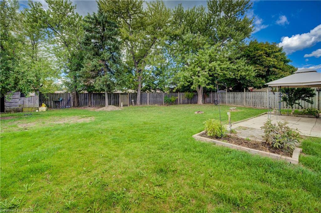 36 Lamb Court, Hamilton, ON - Outdoor With Backyard