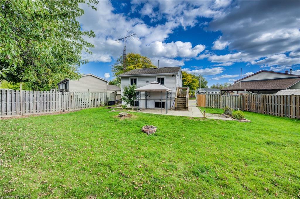 36 Lamb Court, Hamilton, ON - Outdoor With Backyard