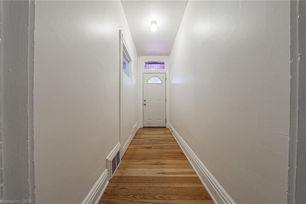 215 Mary Street, Hamilton, ON - Indoor Photo Showing Other Room