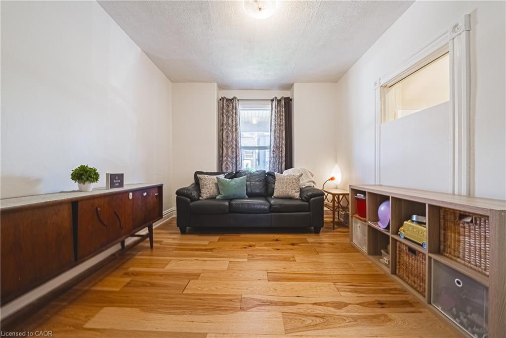 215 Mary Street, Hamilton, ON - Indoor