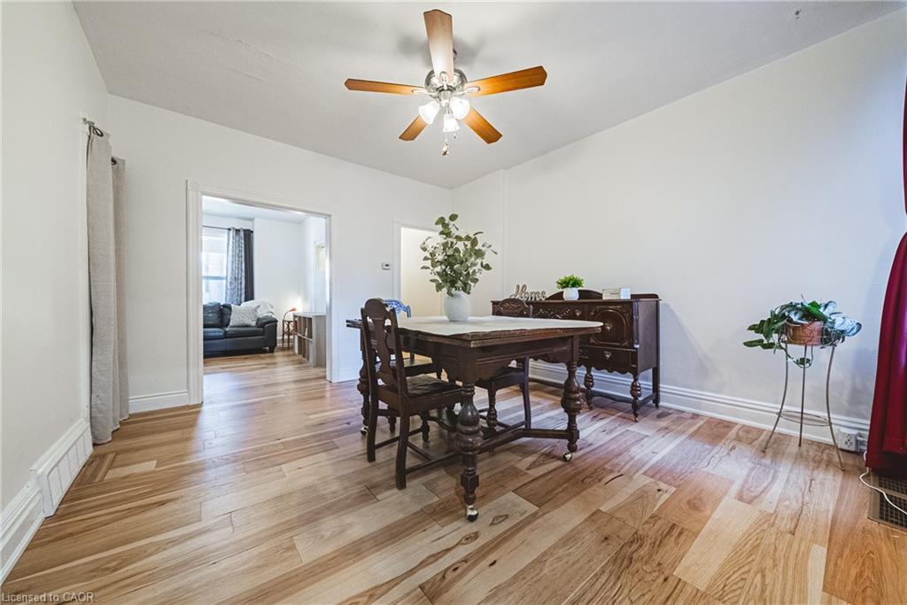 215 Mary Street, Hamilton, ON - Indoor Photo Showing Dining Room