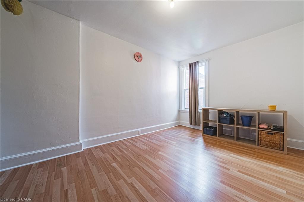 215 Mary Street, Hamilton, ON - Indoor Photo Showing Other Room