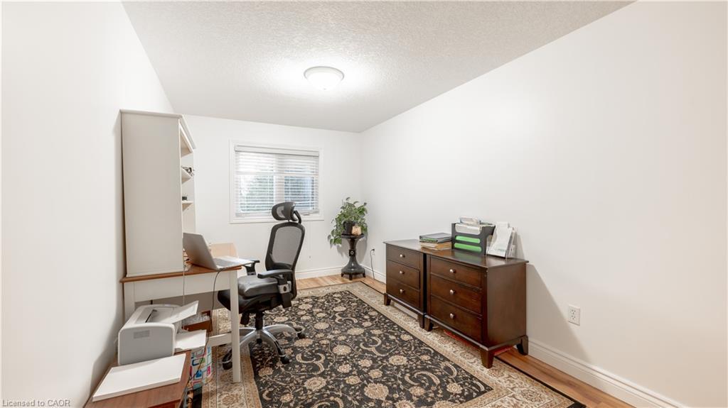 E34-85 Bankside Drive, Kitchener, ON - Indoor Photo Showing Office