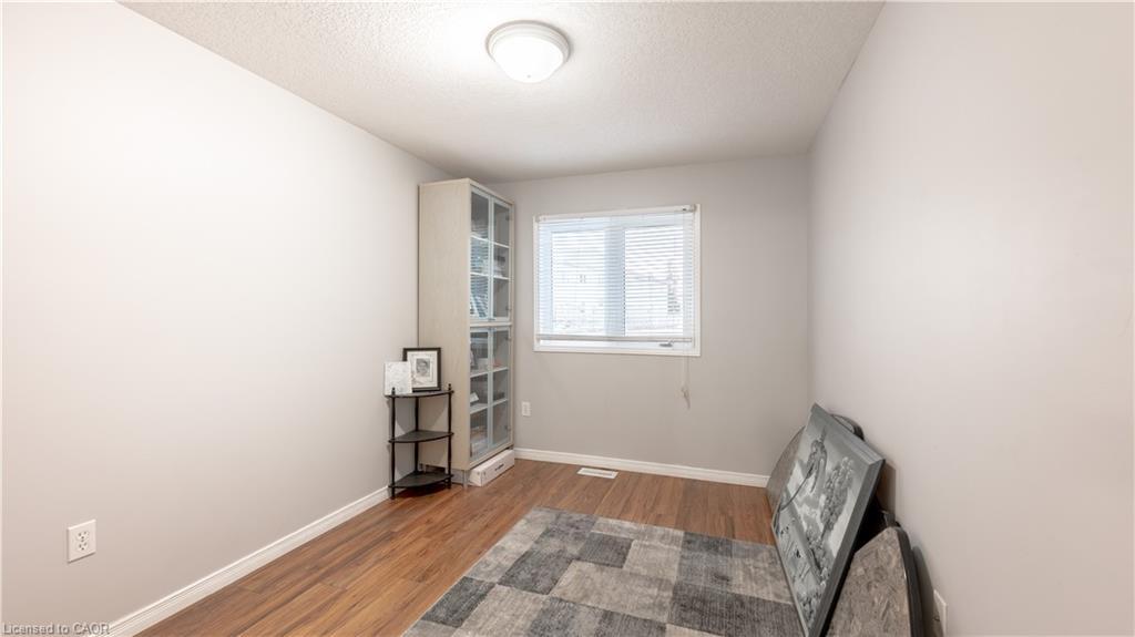 E34-85 Bankside Drive, Kitchener, ON - Indoor Photo Showing Other Room