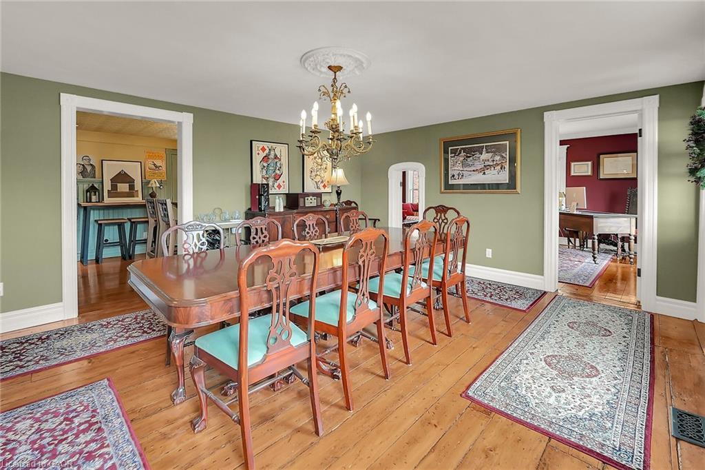 3289 Saint Paul Avenue, Niagara Falls, ON - Indoor Photo Showing Dining Room