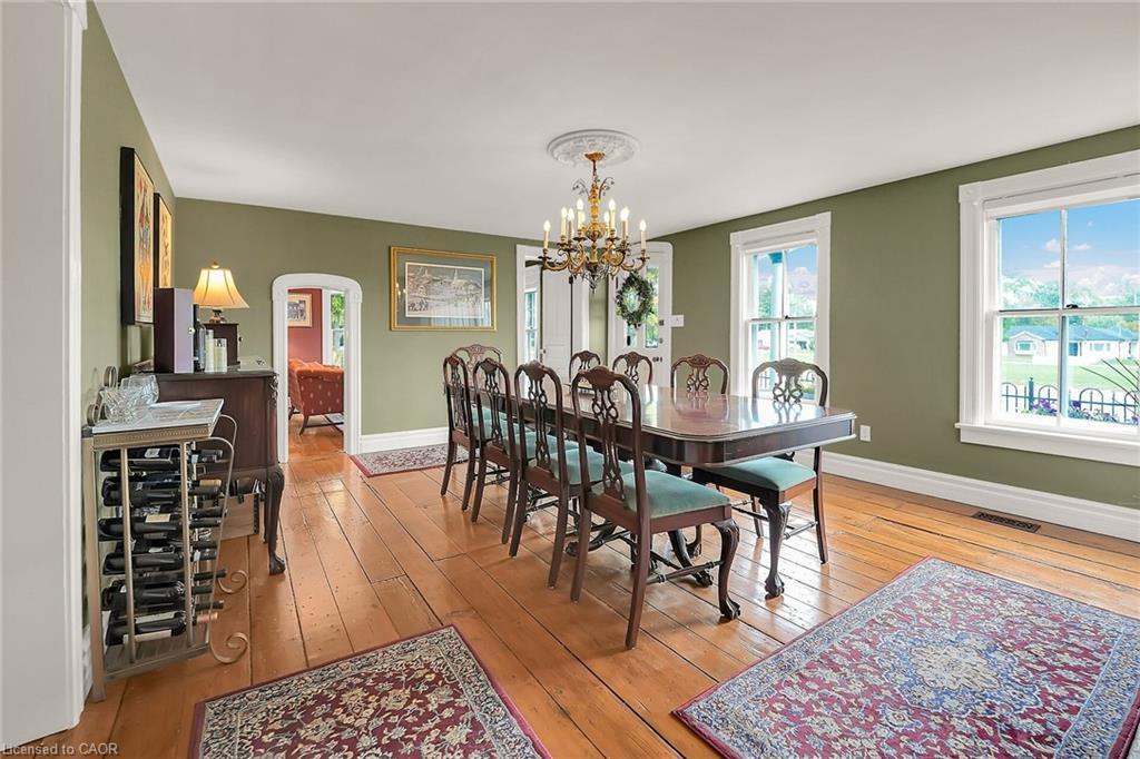 3289 Saint Paul Avenue, Niagara Falls, ON - Indoor Photo Showing Dining Room