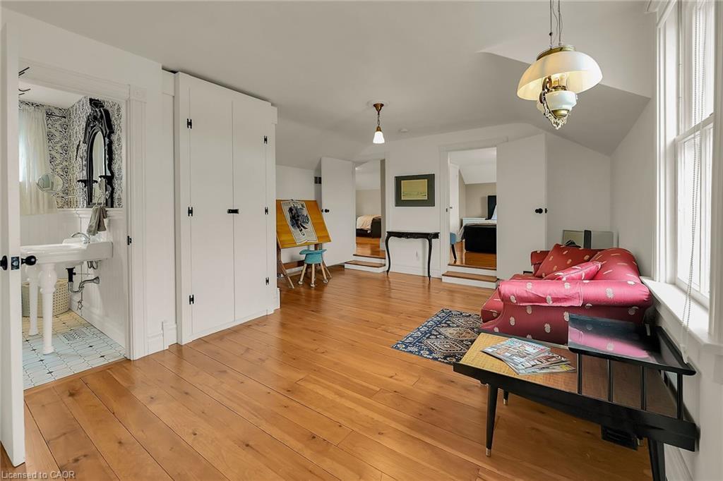 3289 Saint Paul Avenue, Niagara Falls, ON - Indoor Photo Showing Other Room