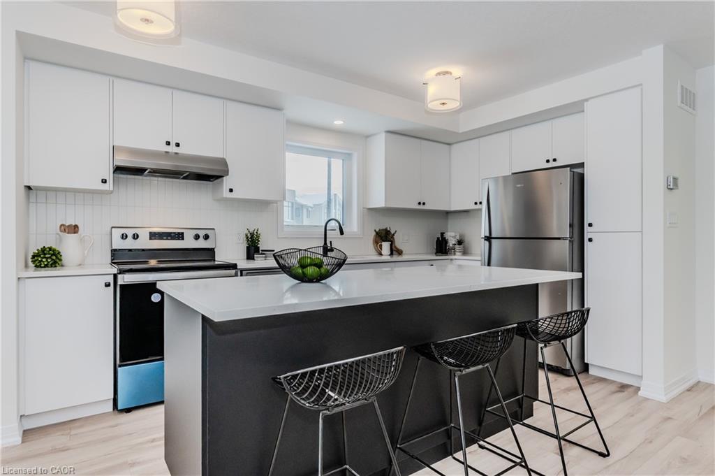 A4-15 Stauffer Woods Trail, Kitchener, ON - Indoor Photo Showing Kitchen With Upgraded Kitchen
