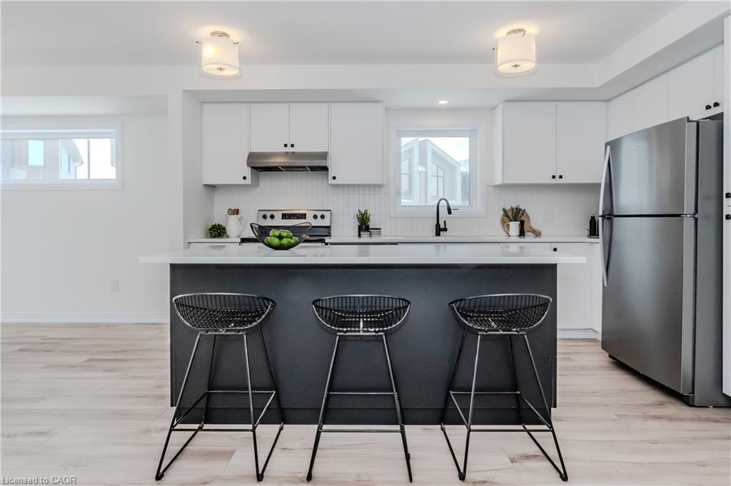 A4-15 Stauffer Woods Trail, Kitchener, ON - Indoor Photo Showing Kitchen With Upgraded Kitchen