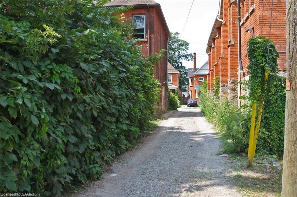 2-590 Main Street E, Hamilton, ON - Outdoor