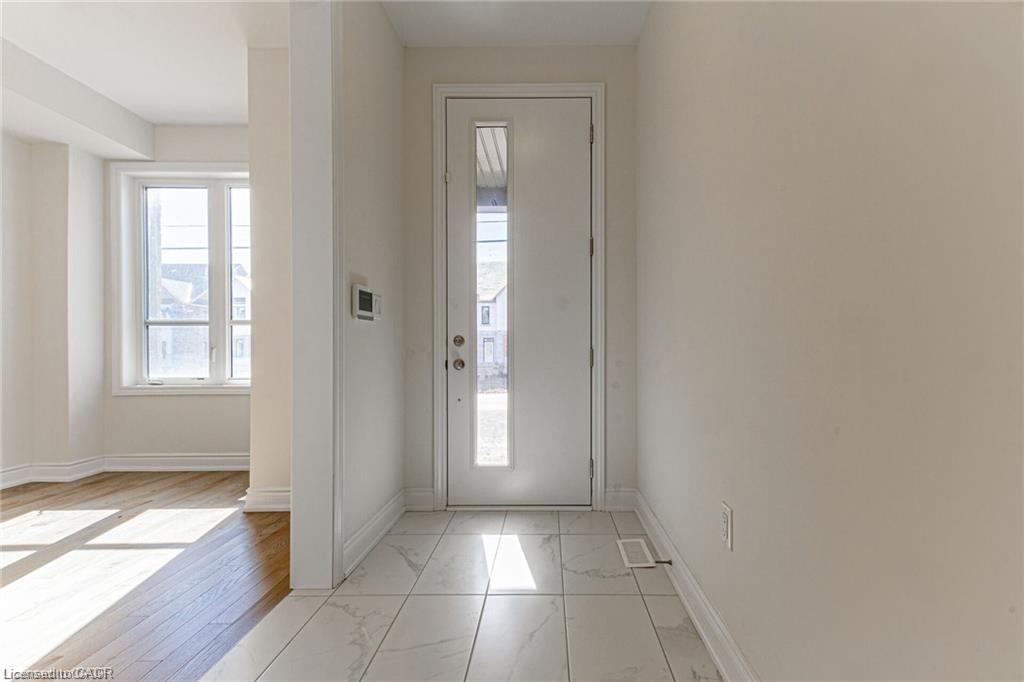 3273 Sixth Line, Oakville, ON - Indoor Photo Showing Other Room