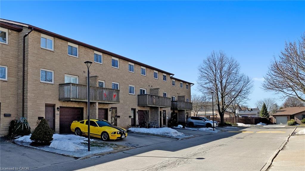 43-1155 Paramount Drive, Stoney Creek, ON - Outdoor
