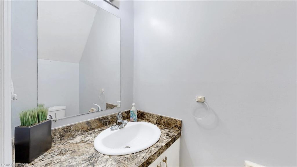 43-1155 Paramount Drive, Stoney Creek, ON - Indoor Photo Showing Bathroom