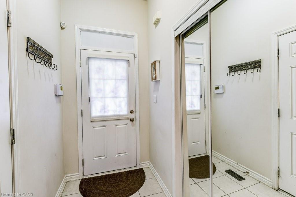 35 Dredge Court, Milton, ON - Indoor Photo Showing Other Room