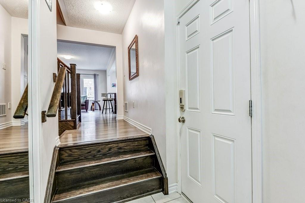 35 Dredge Court, Milton, ON - Indoor Photo Showing Other Room