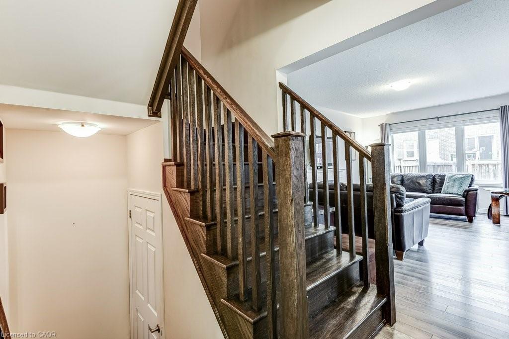 35 Dredge Court, Milton, ON - Indoor Photo Showing Other Room