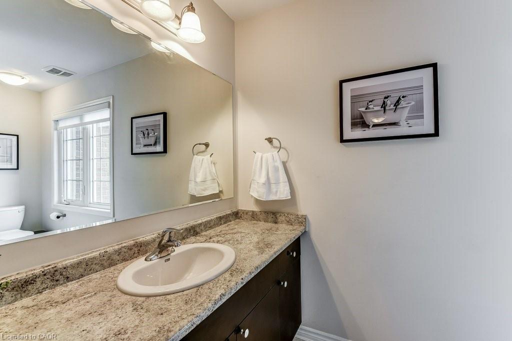 35 Dredge Court, Milton, ON - Indoor Photo Showing Bathroom