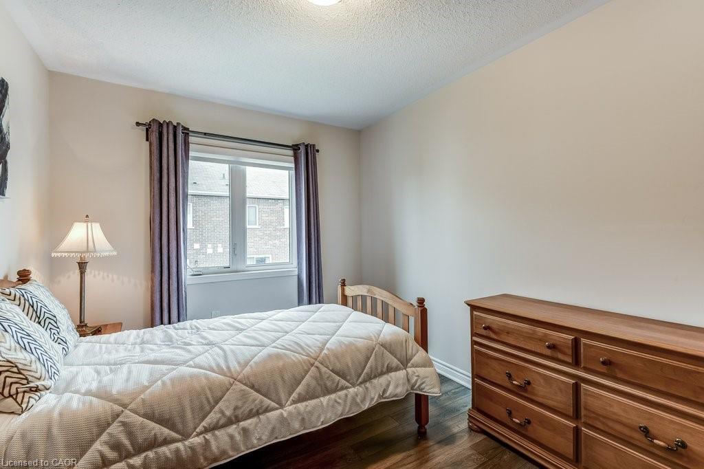 35 Dredge Court, Milton, ON - Indoor Photo Showing Bedroom
