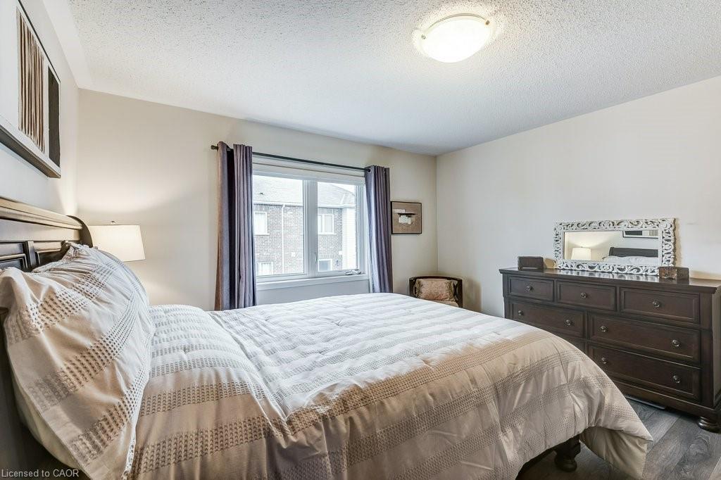 35 Dredge Court, Milton, ON - Indoor Photo Showing Bedroom
