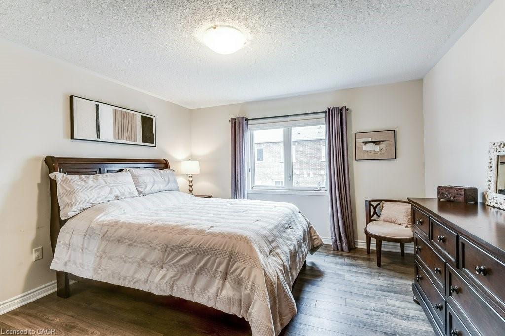 35 Dredge Court, Milton, ON - Indoor Photo Showing Bedroom