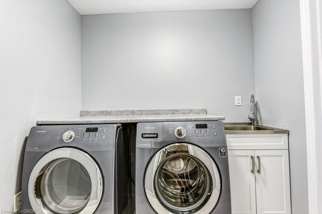 35 Dredge Court, Milton, ON - Indoor Photo Showing Laundry Room