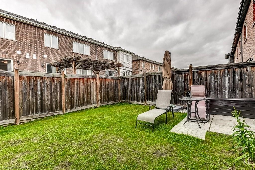 35 Dredge Court, Milton, ON - Outdoor