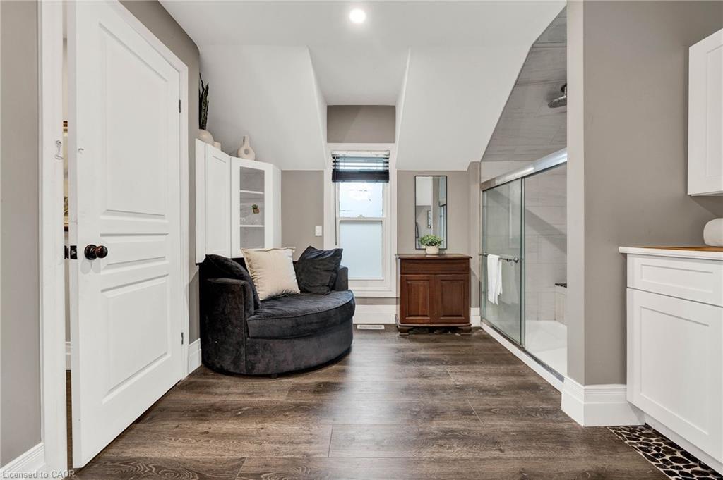 115 Cedar Street, Cambridge, ON - Indoor