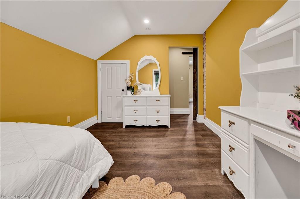 115 Cedar Street, Cambridge, ON - Indoor Photo Showing Bedroom