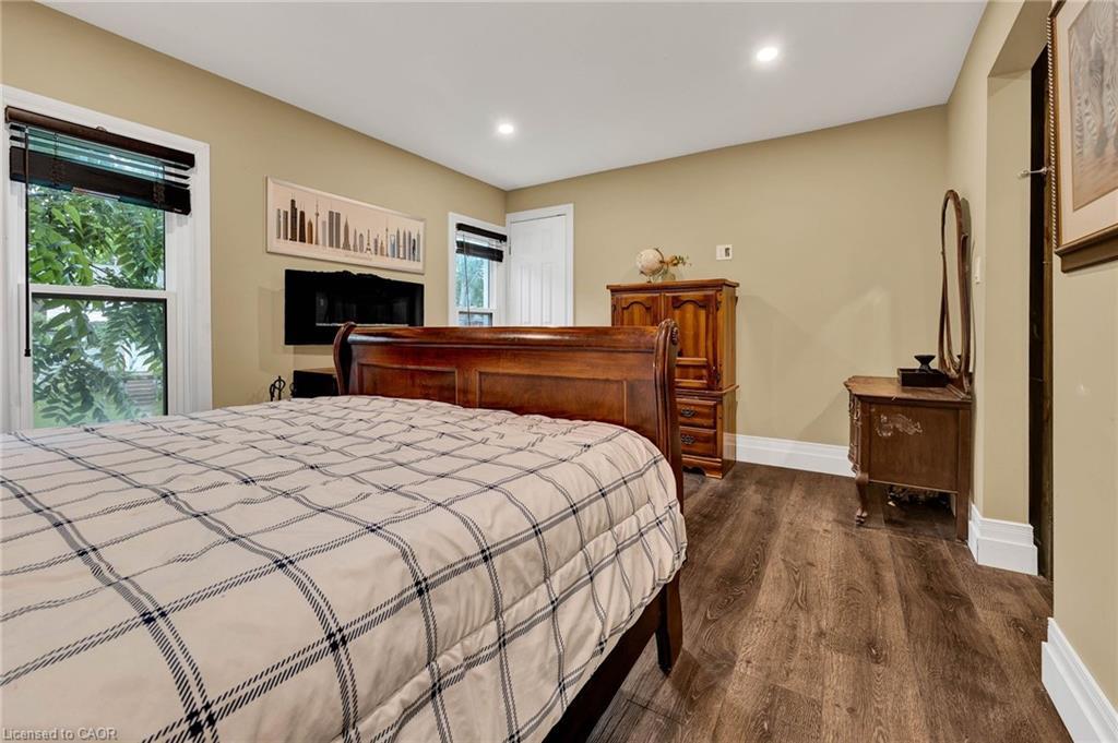115 Cedar Street, Cambridge, ON - Indoor Photo Showing Bedroom