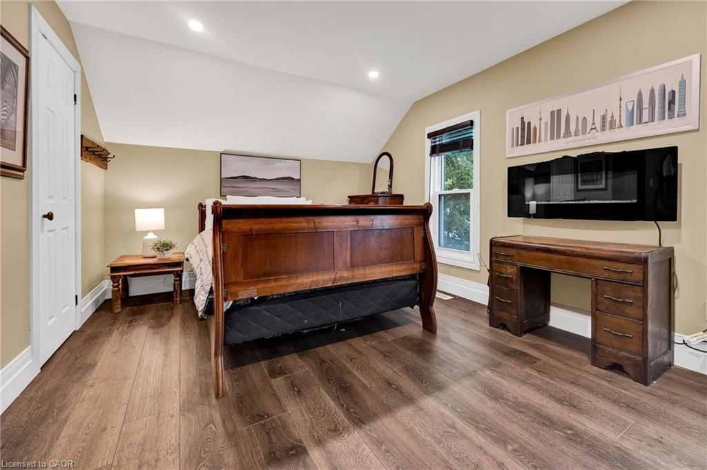 115 Cedar Street, Cambridge, ON - Indoor Photo Showing Bedroom