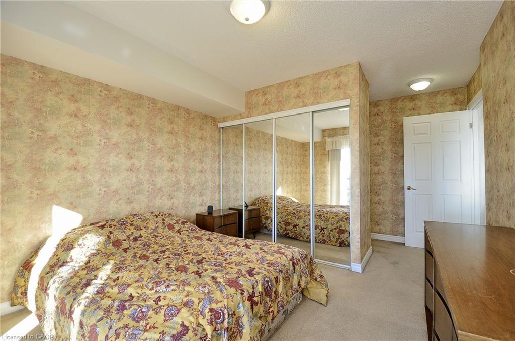 1210-237 King Street W, Cambridge, ON - Indoor Photo Showing Bedroom