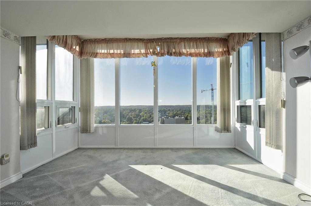 1210-237 King Street W, Cambridge, ON - Indoor Photo Showing Other Room