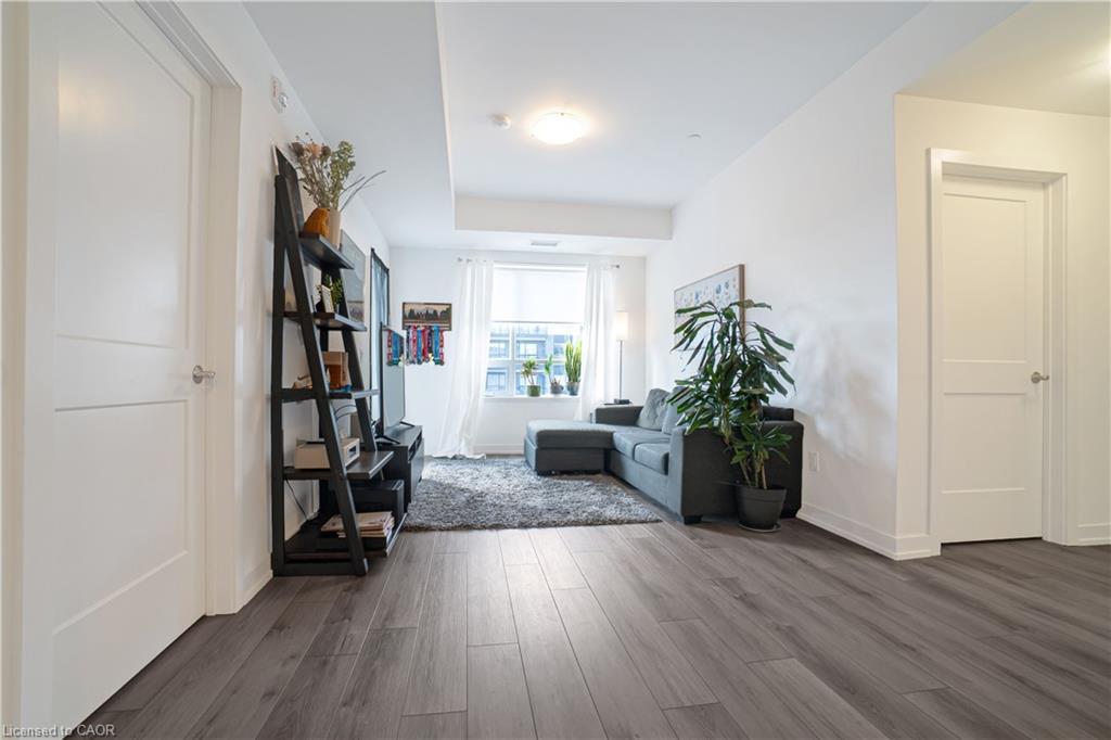 407-255 Northfield Drive E, Waterloo, ON - Indoor