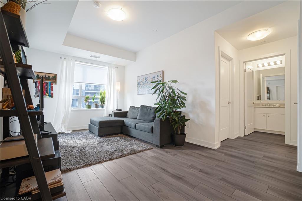 407-255 Northfield Drive E, Waterloo, ON - Indoor