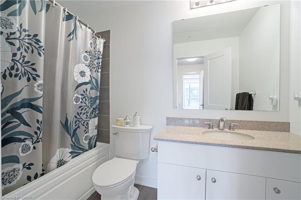 407-255 Northfield Drive E, Waterloo, ON - Indoor Photo Showing Bathroom
