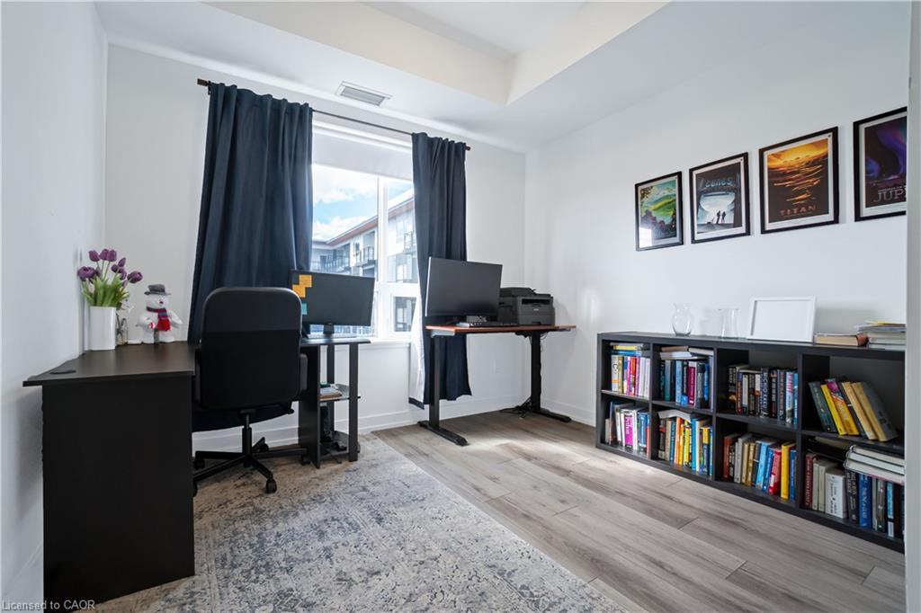 407-255 Northfield Drive E, Waterloo, ON - Indoor Photo Showing Office